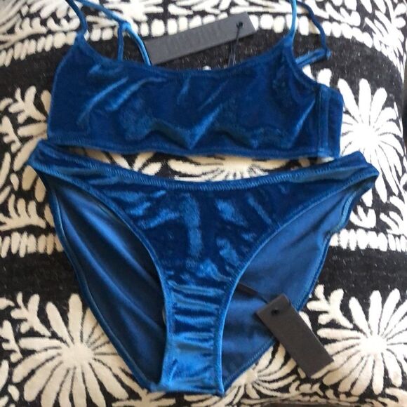 TRIANGL DREAMLAND NORMAL SPACE BLUE NO BAG NEW WITH TAGS - Picture 2 of 4